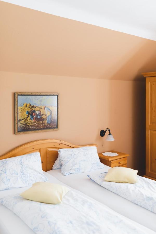 Weingut Peter Grill Bed & Breakfast Leutschach Exterior foto